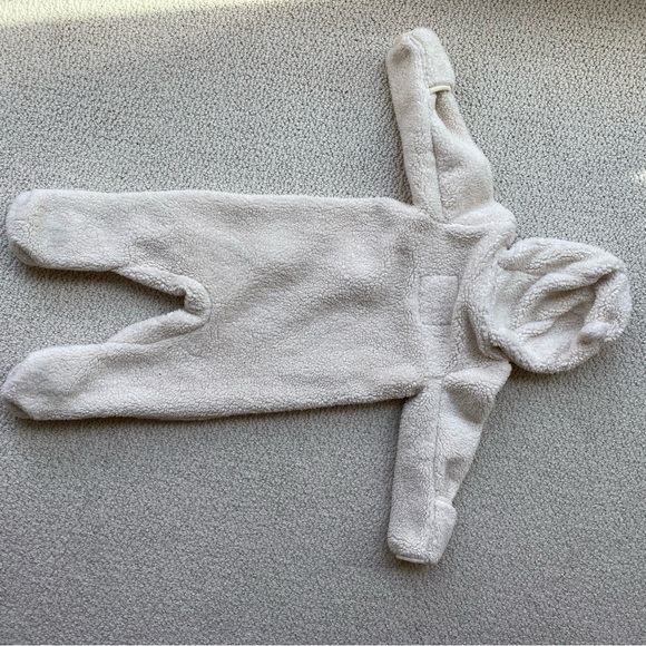 Baby Campshire North Face bear Fleece Onesie - Picture 2 of 3